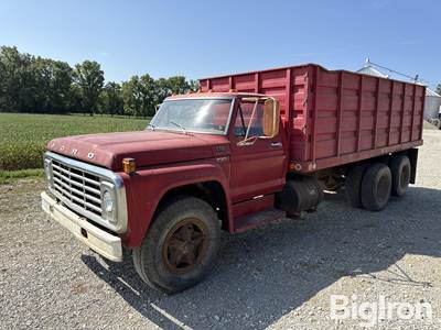1976 Ford F750 Grain Truck