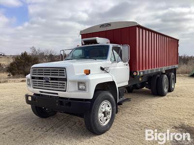 1990 Ford FT900 T/A Grain Truck