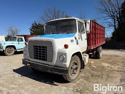 1972 Ford L700 S/A Grain Truck