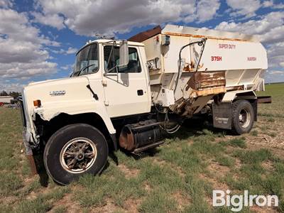 1995 Ford L8000 S/A Feed Truck