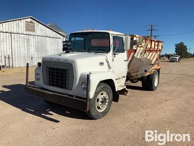 1978 Ford LN7000 S/A Feed Truck w/Harsh 354 Box
