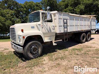 1977 Ford LN800 T/A Grain Truck