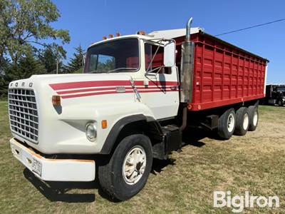 1973 Ford LTS9000 Tri/A Grain Truck
