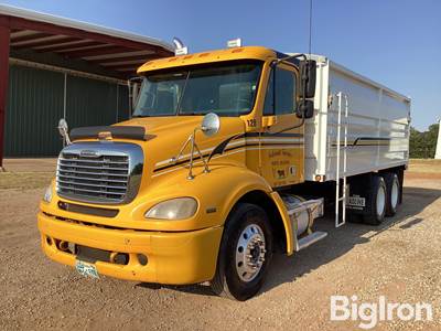 2007 Freightliner Columbia T/A Grain Truck