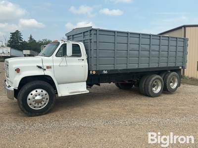 1987 GMC 7000 T/A Grain Truck
