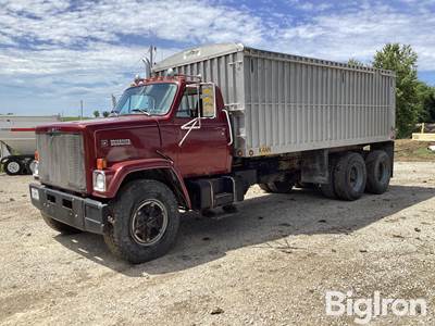 1981 GMC Brigadier T/A Grain Truck
