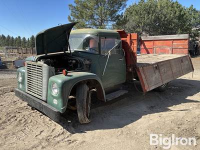 1962 International 1600 S/A Grain Truck