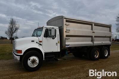 1994 International 4000 Series 4900 T/A Grain Truck