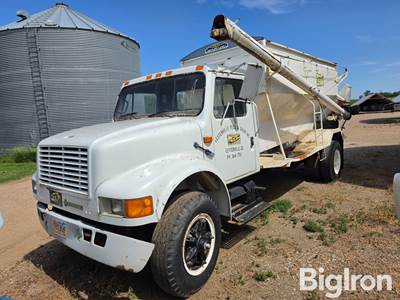1992 International 4700 Feed Truck