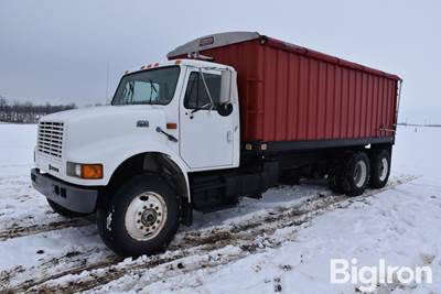 1999 International 4900 T/A Grain Truck