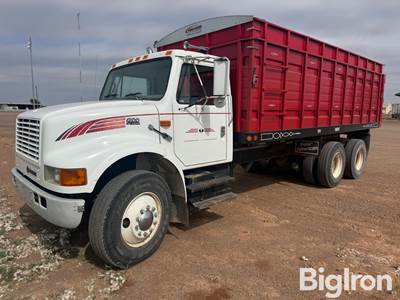 1998 International 4900 T/A Grain Truck