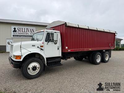 1995 International 4900 4x2 T/A Grain Truck