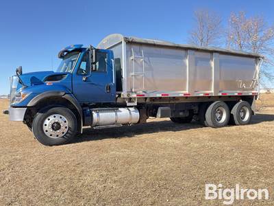 2017 International 7500 Series T/A Grain Truck