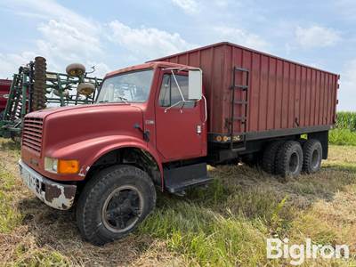 1979 International F1924 T/A 6x4 Grain Truck
