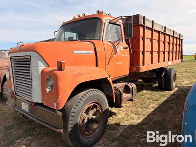 1968 International Harvester Fleetstar 2010A S/A Grain Truck