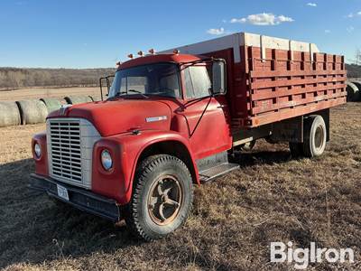 1974 International Loadstar 1600 S/A Grain Truck