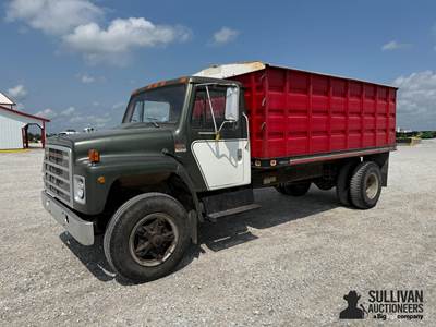 1984 International S1700 S/A Grain Truck