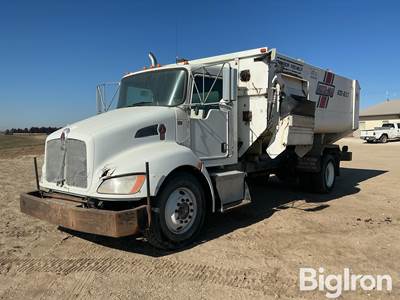 2014 Kenworth S/A Feed Truck w/ Roto-Mix 620-16XD Mixer