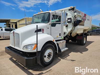2018 Kenworth T370 S/A Feed Mixer Truck w/Roto-Mix 620-16XD Mixer
