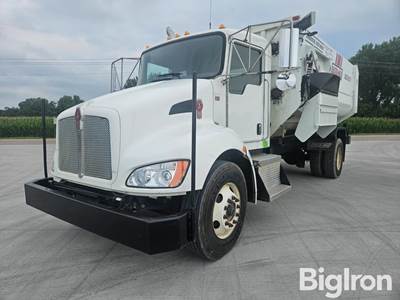 2013 Kenworth T370 S/A Feed Mixer Truck w/Roto-Mix 620-16XD Mixer