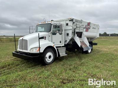 2019 Kenworth T370 S/A Feed Truck w/Roto-Mix 620-16XD Mixer