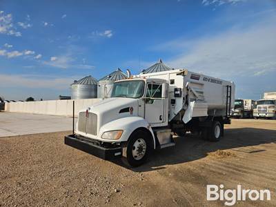 2013 Kenworth Construction T370 Feed Truck