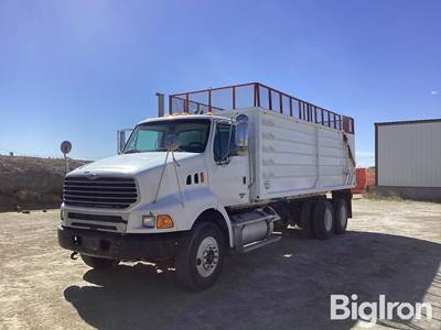 2006 Sterling L9500 T/A Silage/Grain Truck