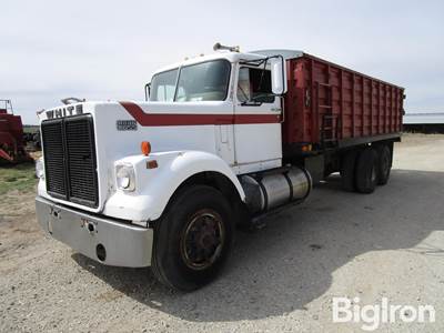 1977 White Road Boss T/A Grain Truck