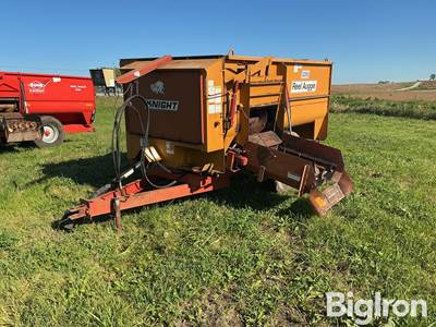 Knight RA3250 Feed Wagon W/Scale