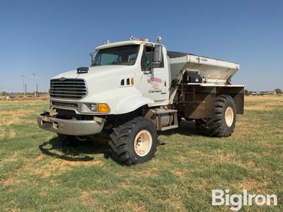 2005 Sterling L8500 Self-Propelled Floater Spreader
