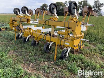 Buffalo 8R36 Folding Cultivator