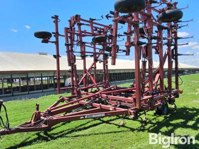Case 5800/4300 Field Cultivator
