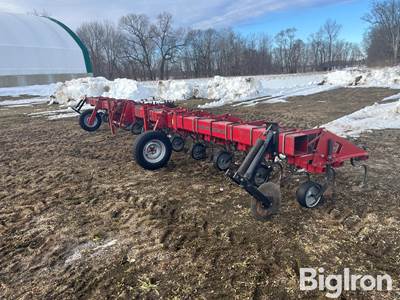 Case IH 183 Row Crop Cultivator