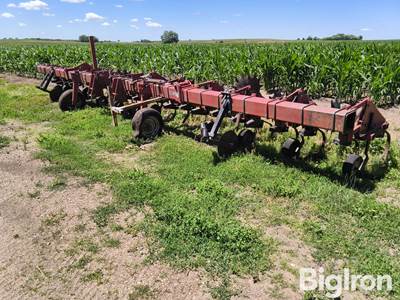 Case IH 183 30' Cultivator