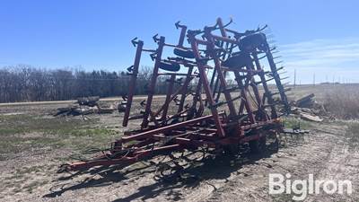 Case IH 4300 32' Field Cultivator