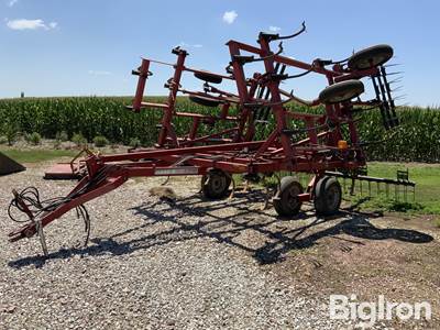 Case IH 4300 24’ Field Cultivator