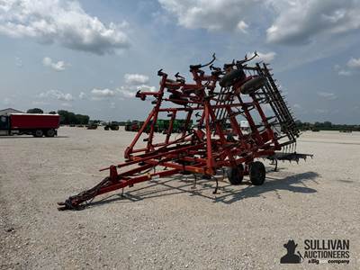 Case IH 4800 32' Field Cultivator