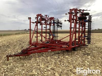 Case IH 4900 Field Cultivator