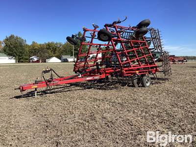 2011 Case IH Tiger-Mate 200 Field Cultivator