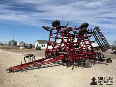 Case IH Tiger-Mate 200 Field Cultivator