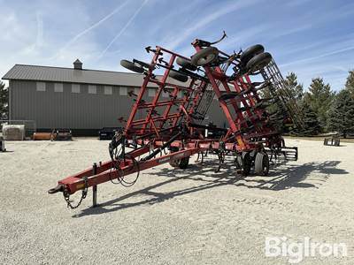 Case IH Tiger Mate 200 Field Cultivator