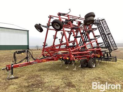 2023 Case IH Tiger-Mate 255 32' Field Cultivator