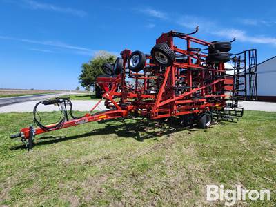 2020 Case IH Tiger-Mate 255 40.6' Field Cultivator