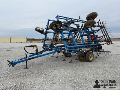 DMI TigerMate II 26' Field Cultivator