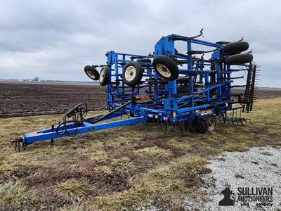 DMI Tiger-Mate II 40.5' Field Cultivator