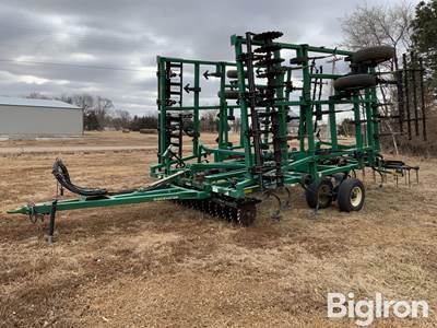 Great Plains 8326DV Series VIII 26’ Discovator