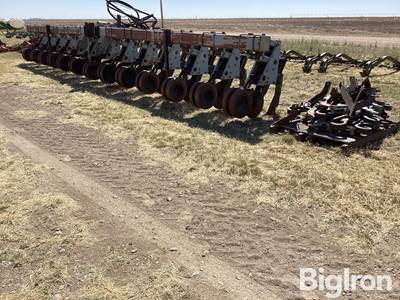 Hiniker 13R30 Cultivator