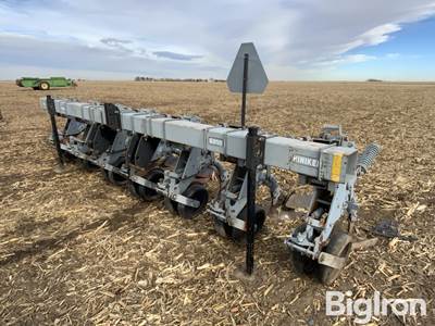 Hiniker 6000 6R30 Cultivator