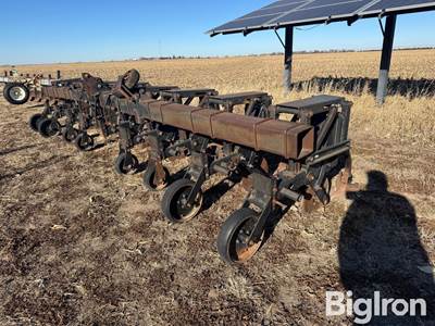 Hiniker 8 row Cultivator ridger