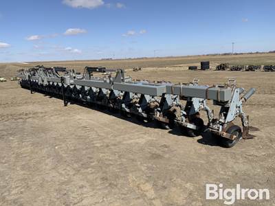 Hiniker /Moore-Built 6000 24R30 High Clearance Cultivator